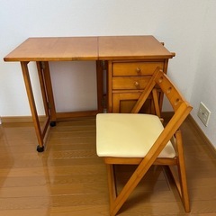 【交渉中】折りたたみ机　椅子セットの画像