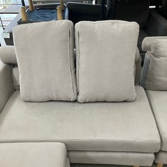 K2409-332 3人掛けカウチソファ オットマン付き ベージュ　シミ汚れキズ有りの画像