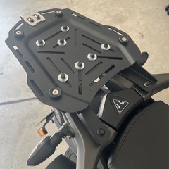 タイガー900、タイガー850用トップケース＆ブラケットの画像