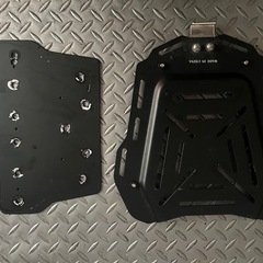 タイガー900、タイガー850用トップケース＆ブラケットの画像