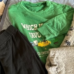 120サイズ　長袖パジャマ　子ども服の画像