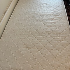 セミダブルベッドフレーム及びマットレスセットの画像