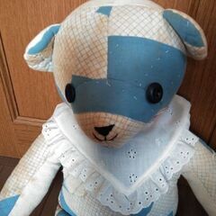 パッチワークのクマのぬいぐるみの画像