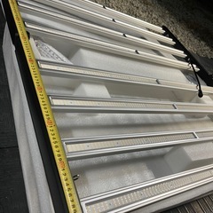 室内で植物を育てる時に使うライトの画像