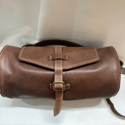 筒型　ショルダーバッグ　牛革　ハンドメイド