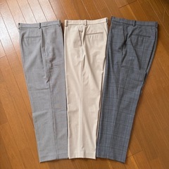 ほぼ新品❗️UNIQLOスマートアンクルパンツ(丈長め)3本セットの画像