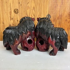 k0916619 木彫りの玉乗り獅子 シーサー ２体１組  魔除け 縁起物 郷土民芸品 木彫品 アンティーク 東洋彫刻 美術品 置き物  中古 現状品の画像