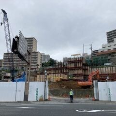 🎄交通費全額支給🎄新人さんも入ってます🌲昨年７月の平均給与３５万円！！🌲元銀行員が作った警備会社🌲の画像