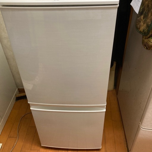 美品です。サブとして使用していました。主に飲み物、アイスを入れていました。中古品になりますのでご理解をお願いします。ノークレーム、ノーリターンでお願いします。積み込みお手伝いします。