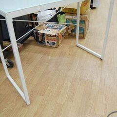 ニトリ スリムデスク ブレース 幅100×奥45×高76cm ホワイト系 ガラスデスク PCデスク 机 NITORI  札幌市 清田区 平岡の画像
