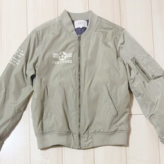 ジャケット　ダウン　ブルゾン　ジャンパー　アウター　トップス