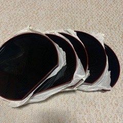 新品未使用の半月盆