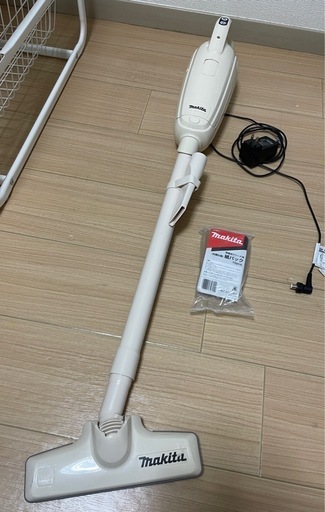 マキタ 充電式クリーナー CL105DWI 新品紙パック付