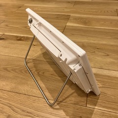 防水9インチDVDプレーヤーポータブル持ち運びの画像