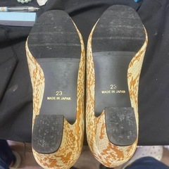 日本製パンプスの画像