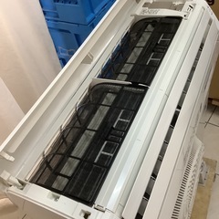 Panasonic   パナソニック　ルームエアコン　CS-227CF-W   2017年製  6〜8畳の画像