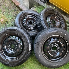 スタッドレスタイヤホイール付きの画像