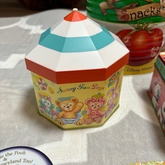 ディズニー　ソープディスペンサー
　缶　ファンタジースプリングス　美女と野獣　ダッフィ　シェリーメイの画像