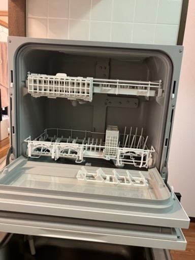 10/10まで【専用台付き/2022年製】パナソニック 食器洗い乾燥機　NP-TH4