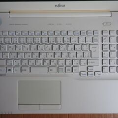 富士通 FMVA42C2 / 第7世代 Celeron 3865U / SSD 128GB / メモリ8GB / 正常動作品の画像