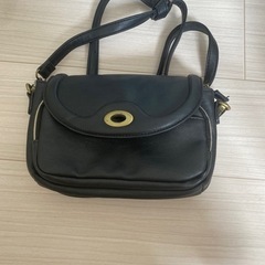 黒ショルダーバッグ