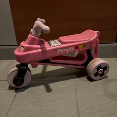 三輪　おもちゃ　乗用玩具　足けり