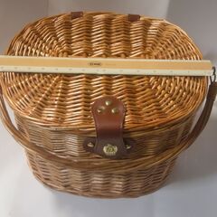 自転車の籐製前かご
