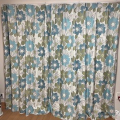 ニトリ　花柄イエローグリーン　遮光2級カーテン　居間用・部屋用　...