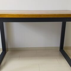 ダイニングテーブル、PCオフィステーブルの画像