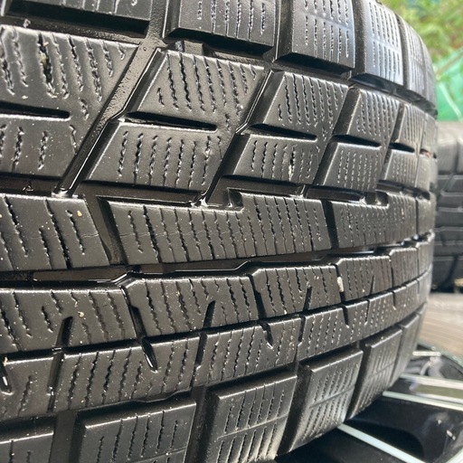 スタッドレス　ヨコハマig60 215/60R16 2018年製造 残溝7mm程度 アルミ付き