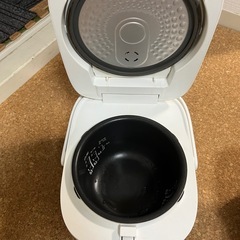 炊飯器の画像