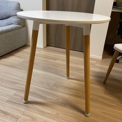 テーブル