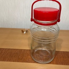 梅ジュース保存瓶。梅酒保存容器。サイズ約高さ蓋の上部迄31㌢底直...