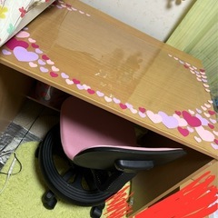 学習机と椅子