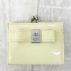 Courreges クレージュ 三つ折り財布 エナメル 箱付の画像