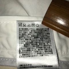 ユニクロ　ハーフパンツ白の画像