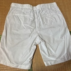 ユニクロ　ハーフパンツ白の画像