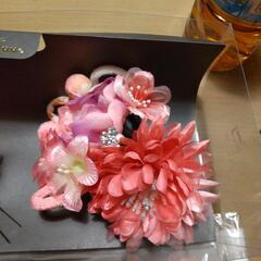 成人式、卒業式用 半衿(未使用品)+髪飾りの画像