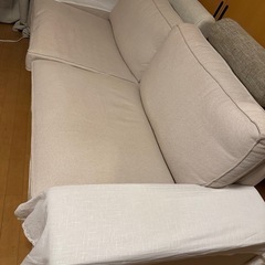 IKEA3人掛けソファ、購入から8ヵ月の画像
