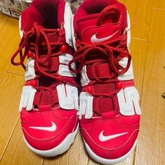 取引中　値下げ可能　ナイキ　supreme