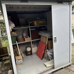 スチール製の物置き/鍵ありますの画像
