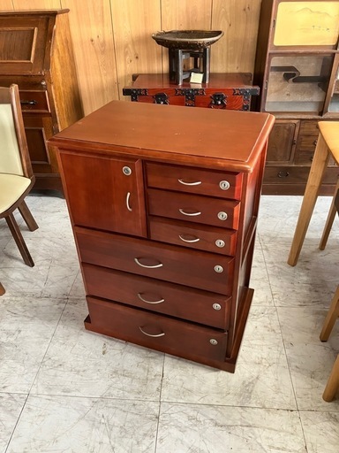 鍵付き　チェスト