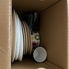 明日まで‼️ブランド皿含めて全てお譲りしますの画像