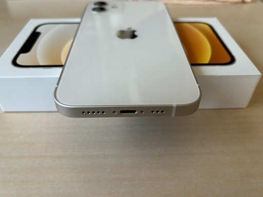 美品 Apple iPhone12 SIMフリー ホワイト 64GB