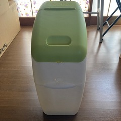 Aprica オムツ用ゴミ箱の画像