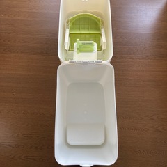 Aprica オムツ用ゴミ箱の画像