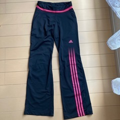 （お譲り先決定）adidas　スポーツパンツ　ジャージパンツS
