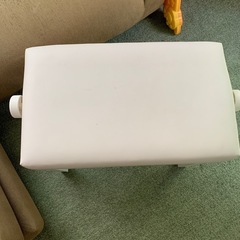 ピアノ椅子の画像