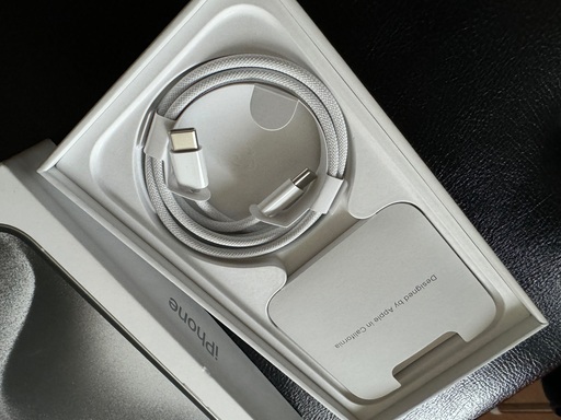 iPhone 15 pro ホワイトチタニウム