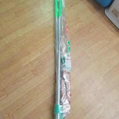 未使用長期保管品 カラー竹馬 小 グリーン 125㎝ 4〜5才 補助足付 高さ調整可能 子供用 第一 たけうま 札幌 西岡店の画像
